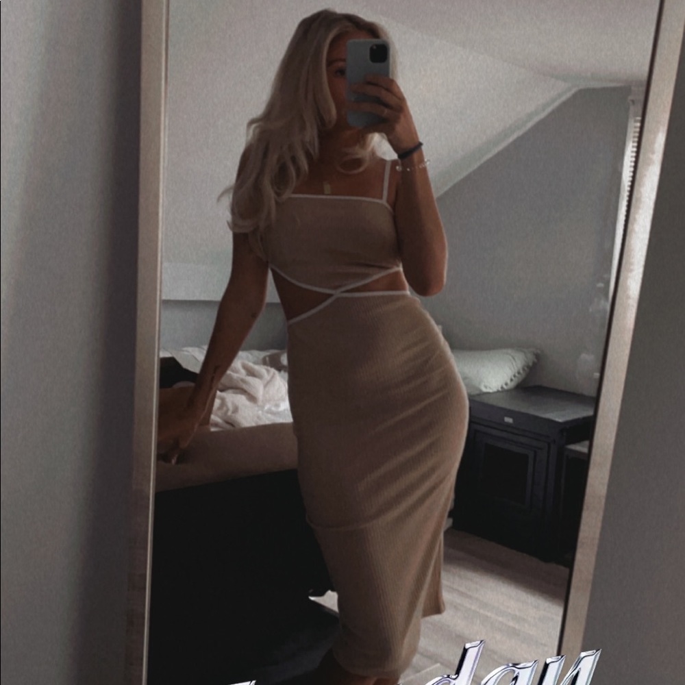 Cut out midi dress